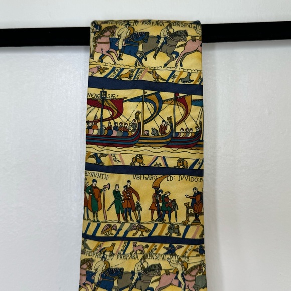 Alynn 100% Silk Novelty Patterned Tie - Picture 4 of 6